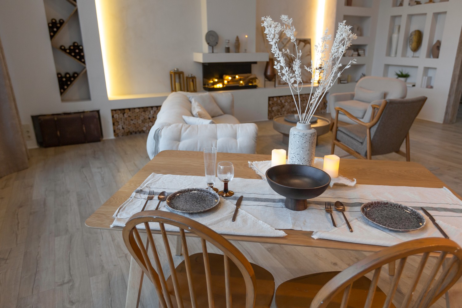 przytulny salon z jadalnia